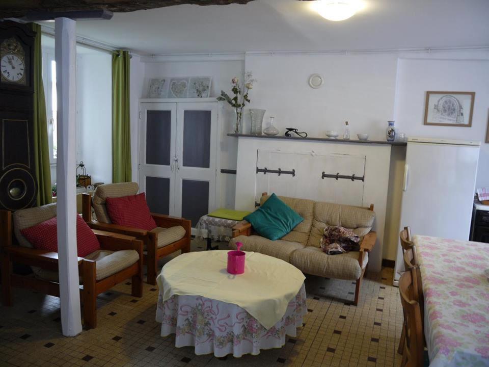 Bed and Breakfast Les Miquelots Pont-d'Ouilly Esterno foto