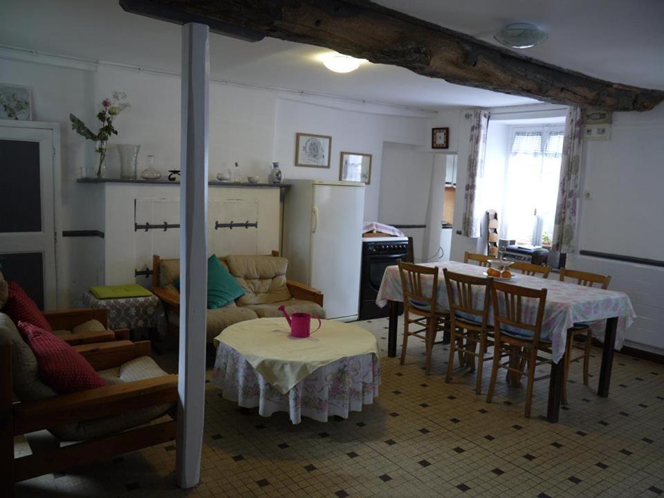 Bed and Breakfast Les Miquelots Pont-d'Ouilly Esterno foto
